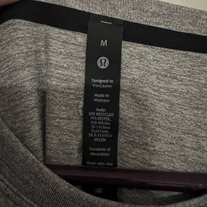 Men’s medium dry fit lulu lemon short sleeve t shirt